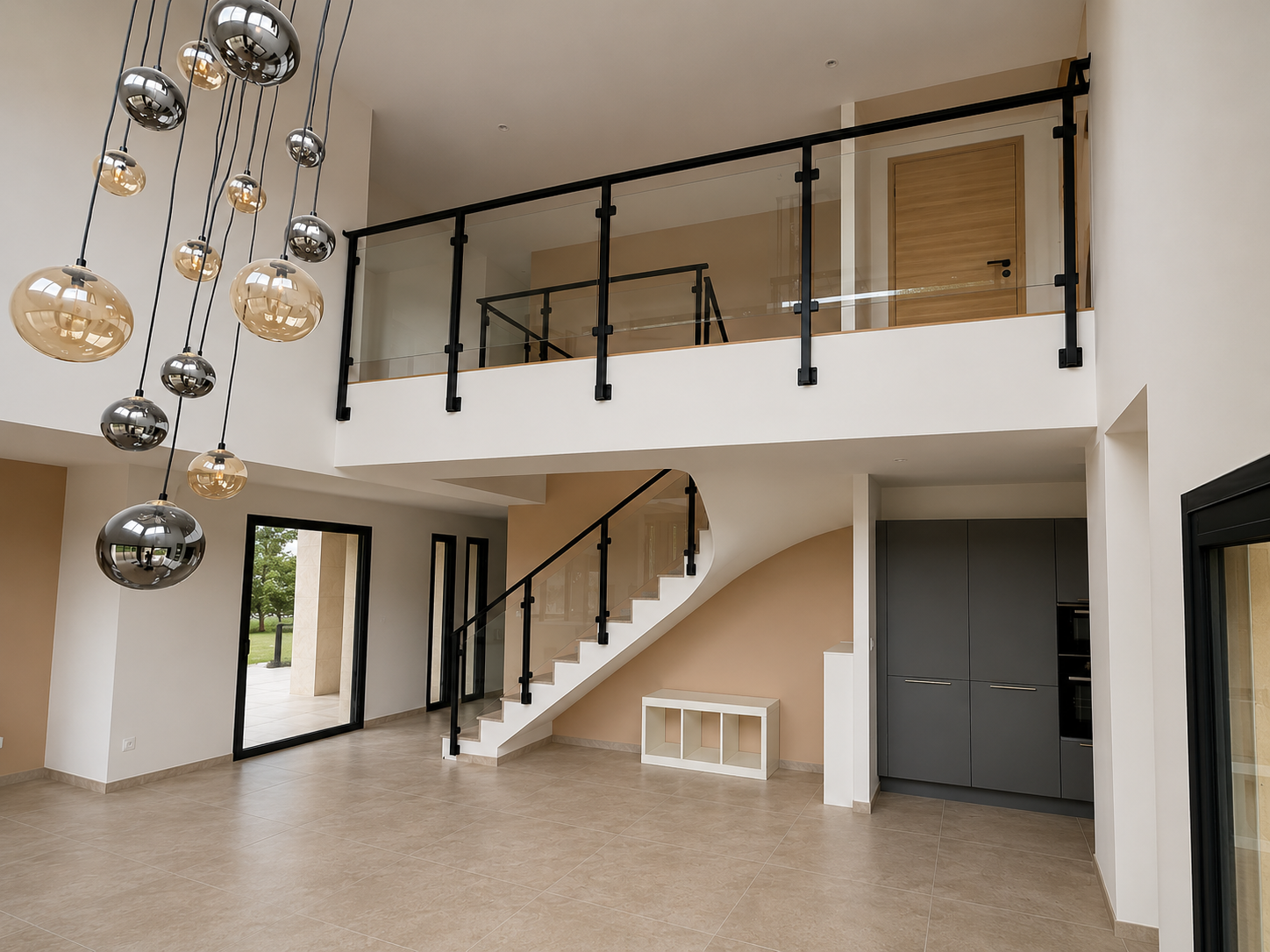 Intérieur avec garde-corps aluminium noir mat et remplissage verre